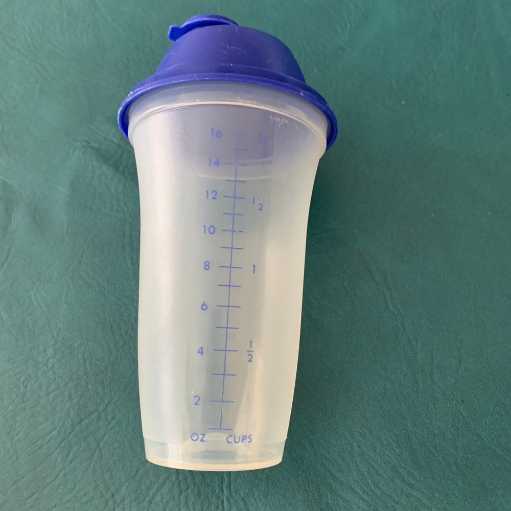 Tupperware Quick Shake Shaker 500ml #844-4 - Picture 4 of 4